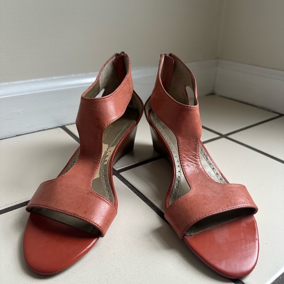 Adrienne Vittadini Peach Sandals- Size 7.5 - Picture 4 of 12